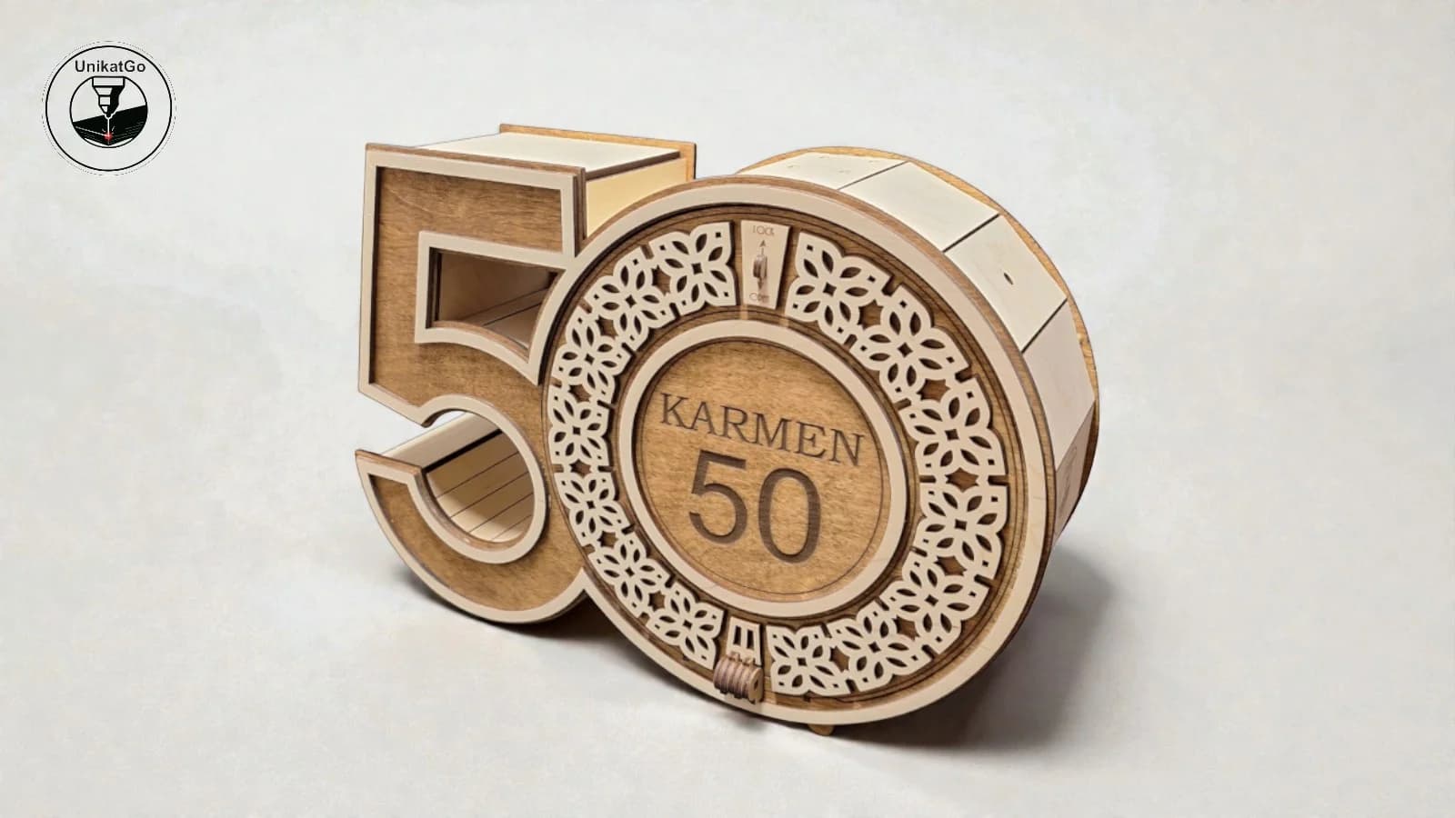 Darilna škatla za žganje v obliki jubilejne številke (0,5 L ali 0,7 L) - UnikatGo unikat izdelek Darilna škatla za žganje v obliki jubilejne številke (0,5 L ali 0,7 L) - UnikatGo - unikatna darila - unikatna darila, graviranje po meri, lasersko graviranje